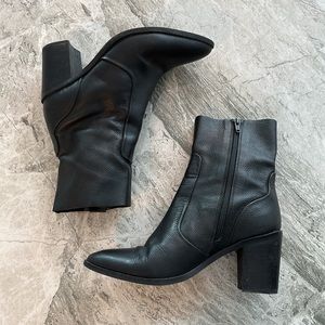Steve Madden black leather boots